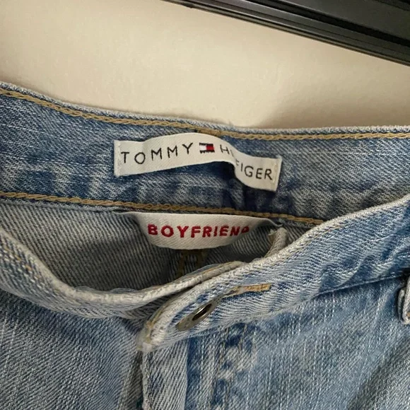 Tommy Hilfiger classic‎ boyfriend jean shorts in light vintage wash size 6 - Picture 5 of 6